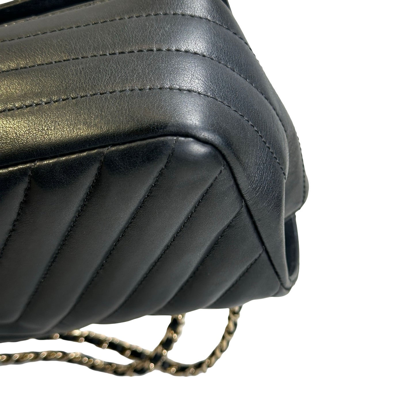 Used CHANEL Chevron Leather Chevron Flap Bag Chain Shoulder Bag Black Gold