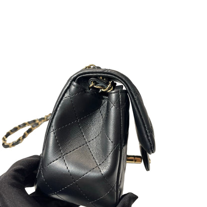 CHANEL Chain Shoulder Bag