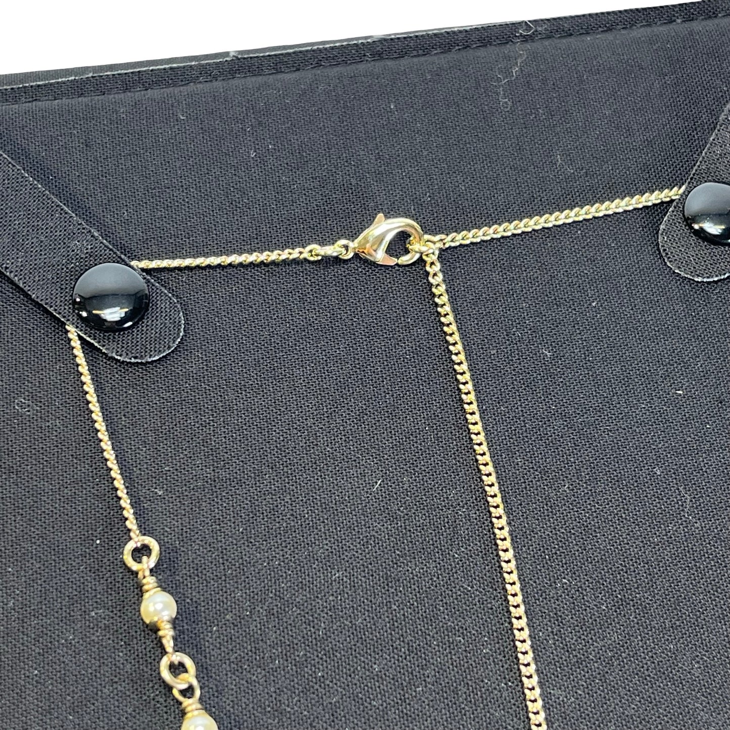 Brand New CHANEL Faux Pearl Metal Rhinestone Bambi Motif CC Pearl Long Necklace Necklace Gold White Green