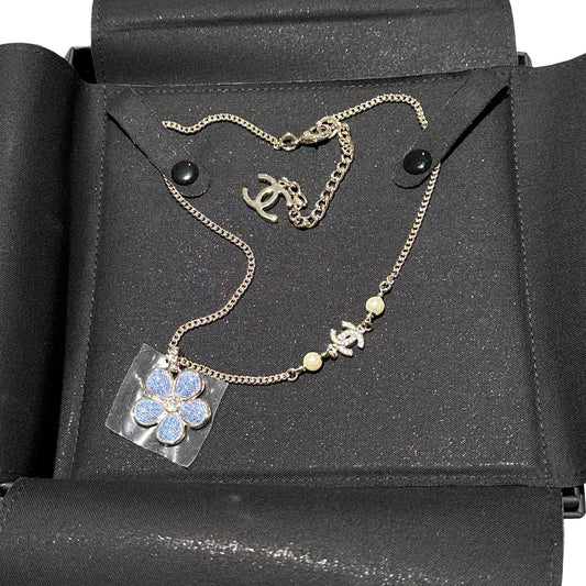 New CHANEL Necklace Jewelry GHW
