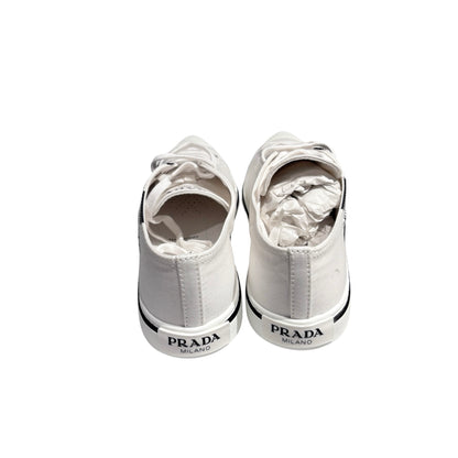PRADA BLACK & WHITE SNEAKERS [3000882]
