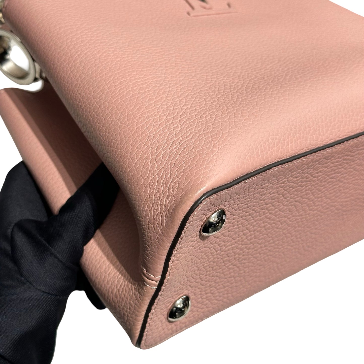 LV CAPUCINES MM BAG [3000569]