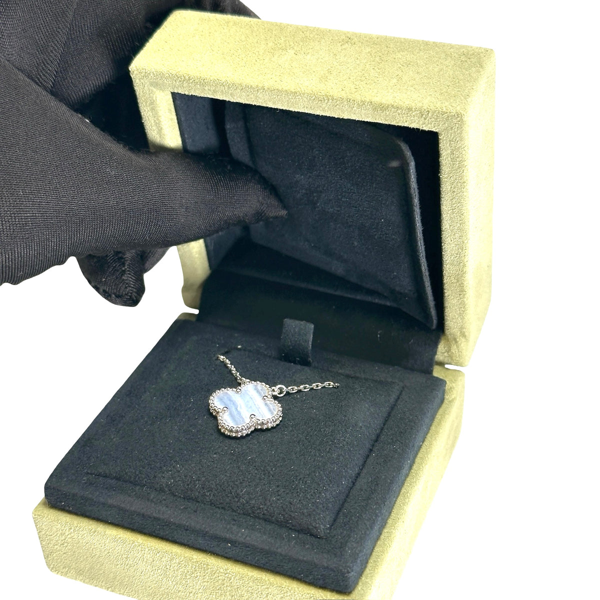 Used VAN CLEEF & ARPELS White Gold Chalcedony Vintage Alhambra Necklace Silver Blue