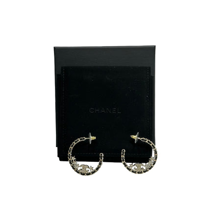 Unused CHANEL Earrings Gold