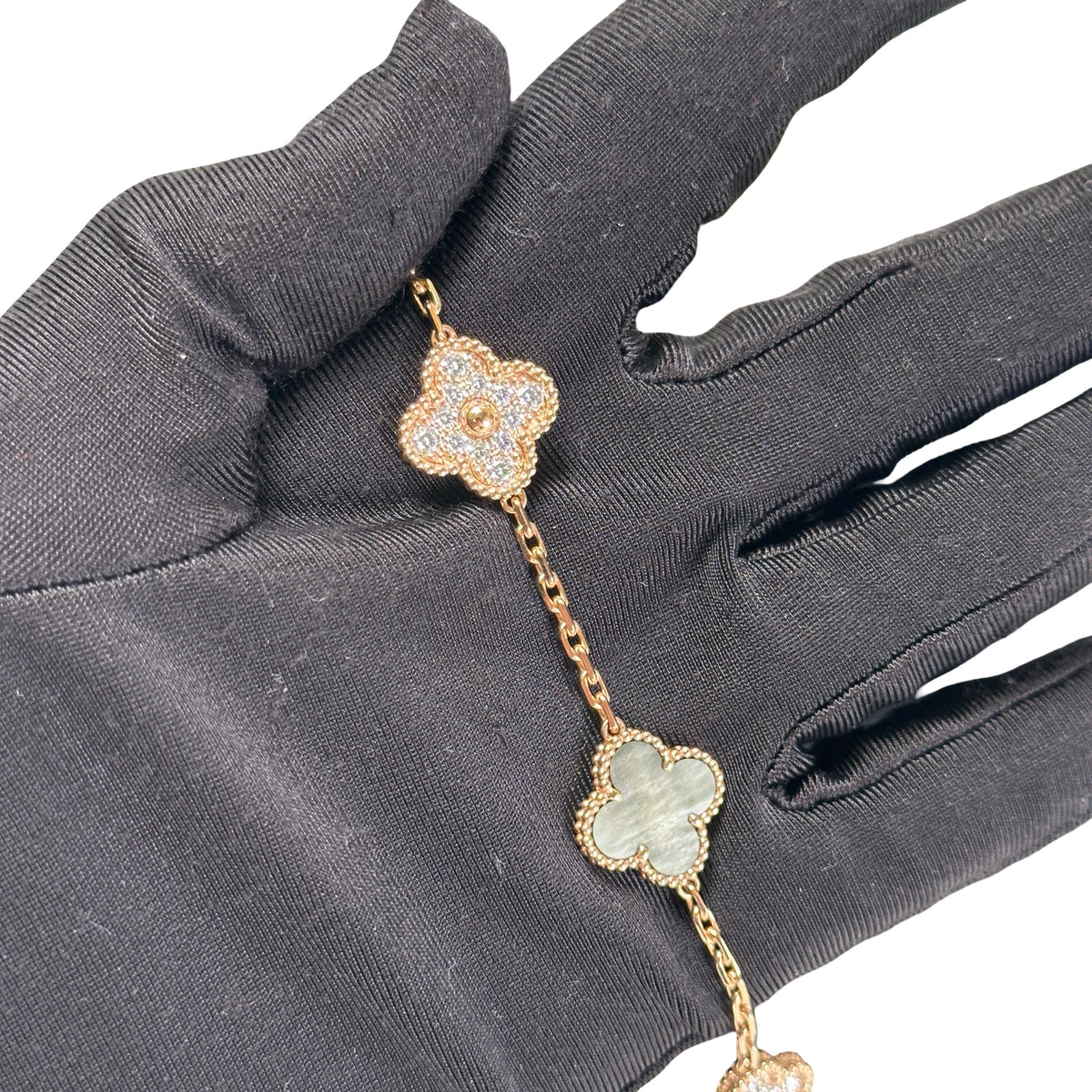 Brand New VAN CLEEF & ARPELS Mother of Pearl Diamonds Guilloche Vintage Alhambra BRACELET Gold White