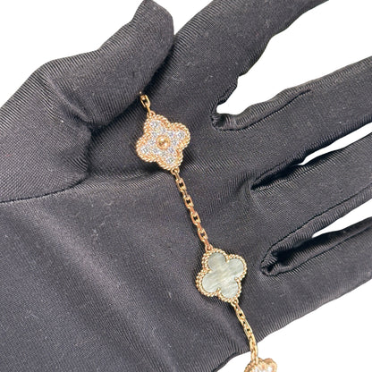 Brand New VAN CLEEF & ARPELS Mother of Pearl Diamonds Guilloche Vintage Alhambra BRACELET Gold White