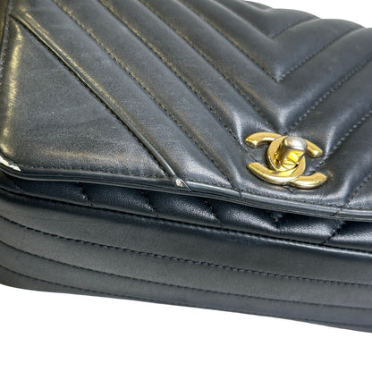 Used CHANEL Chevron Leather Chevron Flap Bag Chain Shoulder Bag Black Gold