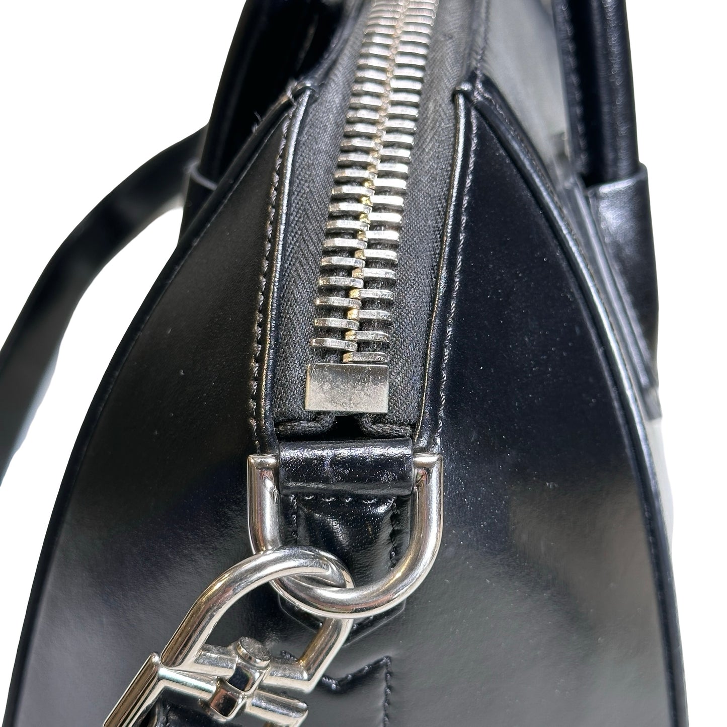 Used GIVENCHY Smooth Leather Antigona Handbag Black