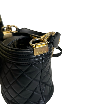 Used CHANEL Quilted Leather Boy Chanel Bucket Bag Bucket Bag Black，GHW
