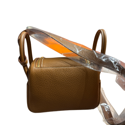 Brand New HERMES Taurillon Clemence Lindy Mini II Shoulder Bag Gold