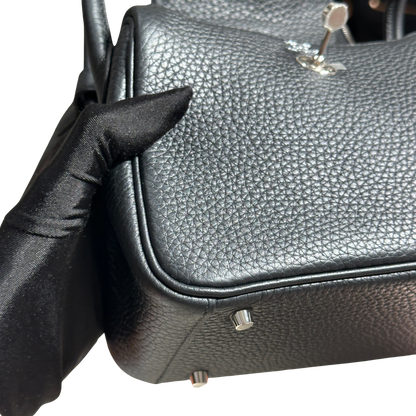 Brand New HERMES Taurillon Clemence Lindy Handbag Noir