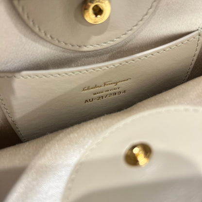 New Salvatore Ferragamo Cross Body Cross Body Bag Gold