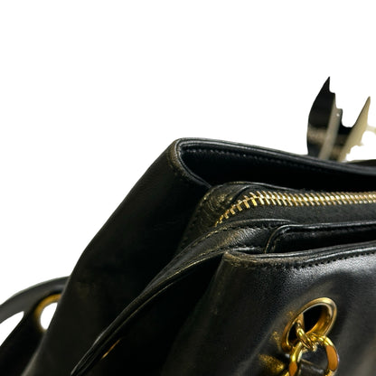 Used CHANEL solid vintage CC logo shoulder bag Shoulder Bag black