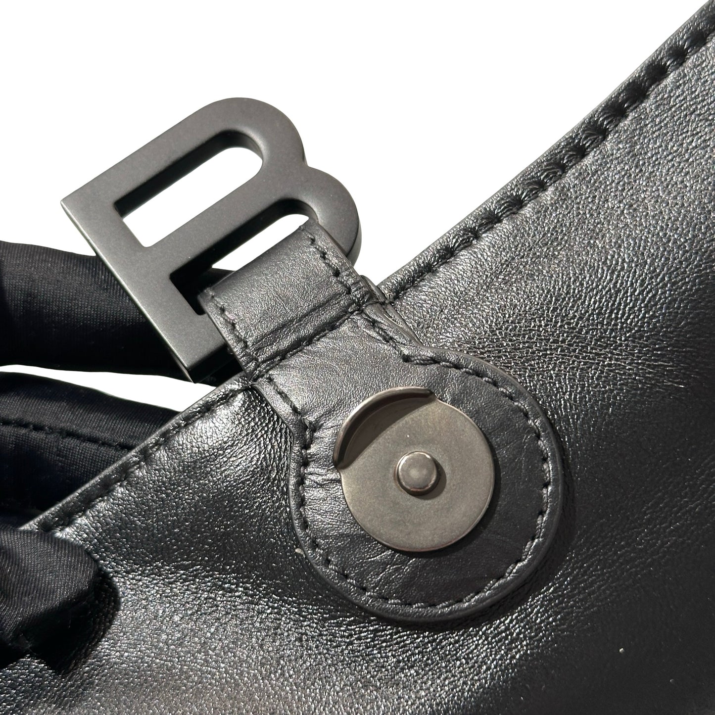 Used BALENCIAGA Quilted Calfskin Crush Chain Shoulder Bag Black