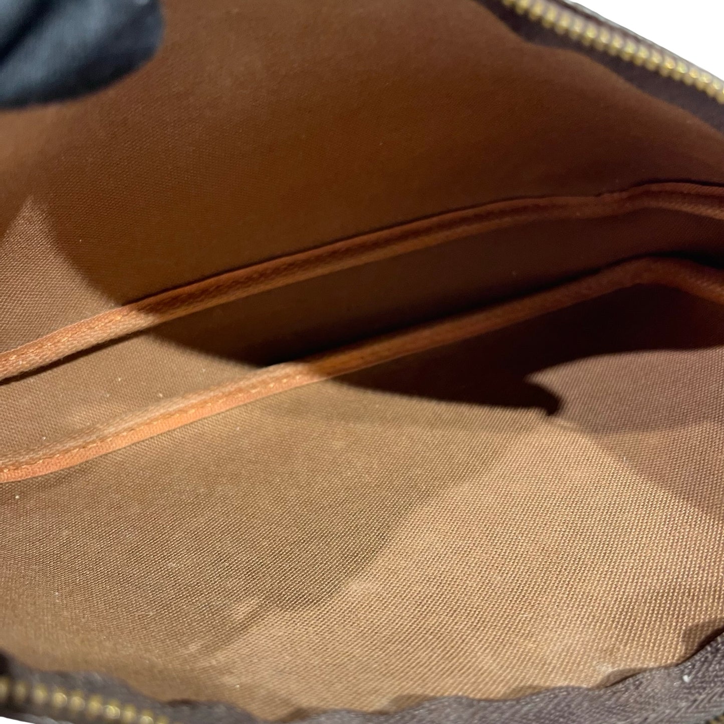 LV GRAFFITI POCHETTE BROWN GREEN [3000793]