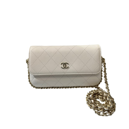 Used CHANEL Lambskin Leather Used Chanel FLAP Cross Body Bag GHW White