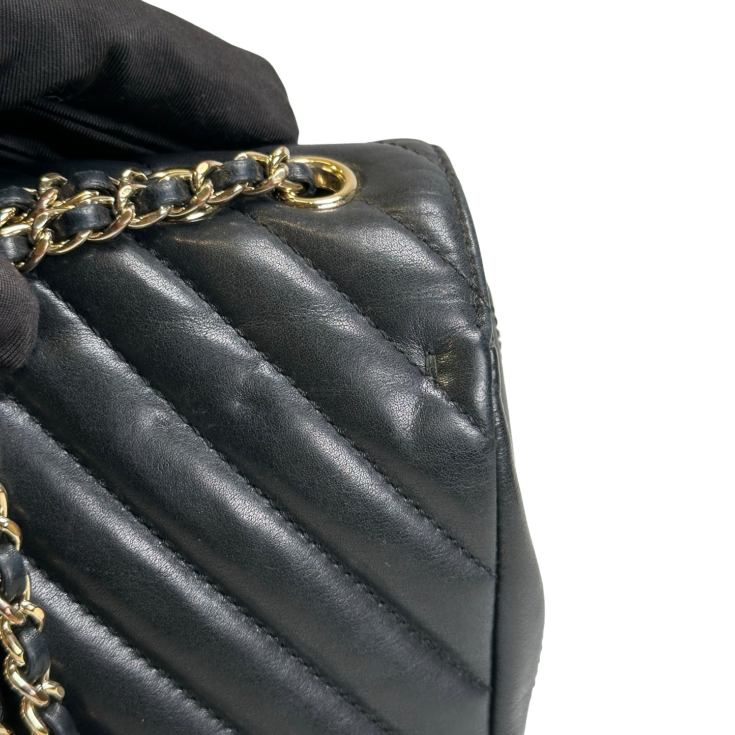 Used CHANEL Chevron Leather Chevron Flap Bag Chain Shoulder Bag Black Gold