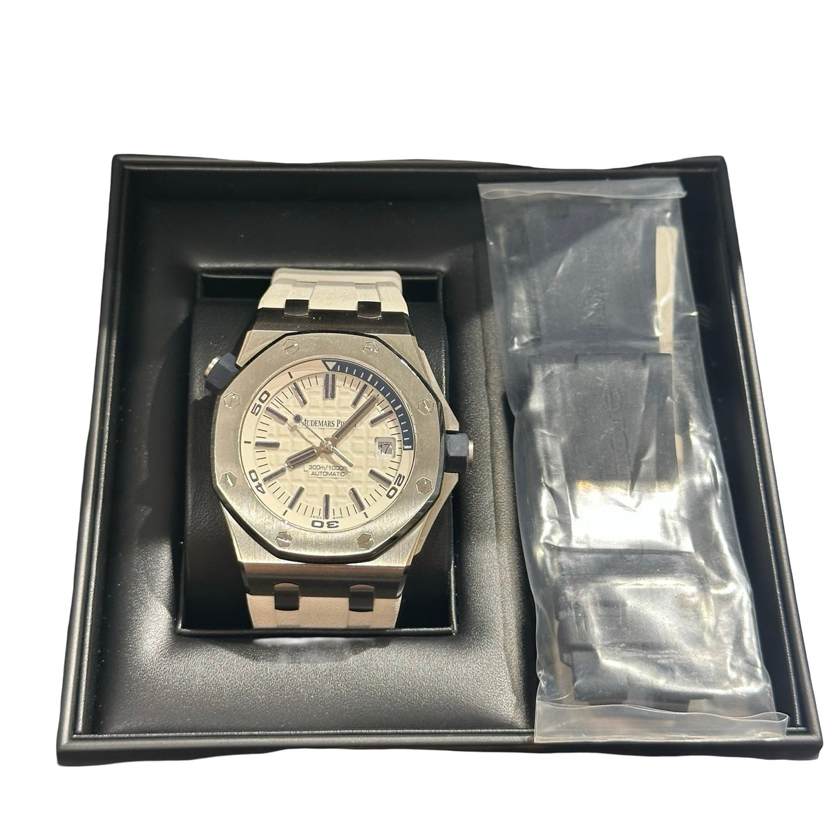 Used AUDEMARS PIGUET Rubber Steel Royal Oak Offshore Watch White Silver Black