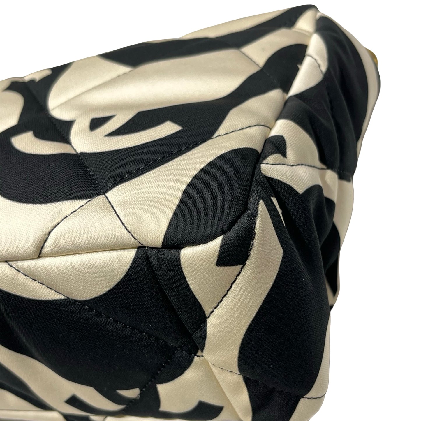 CHANEL 19 Medium Shoulder Bag Black GHW White