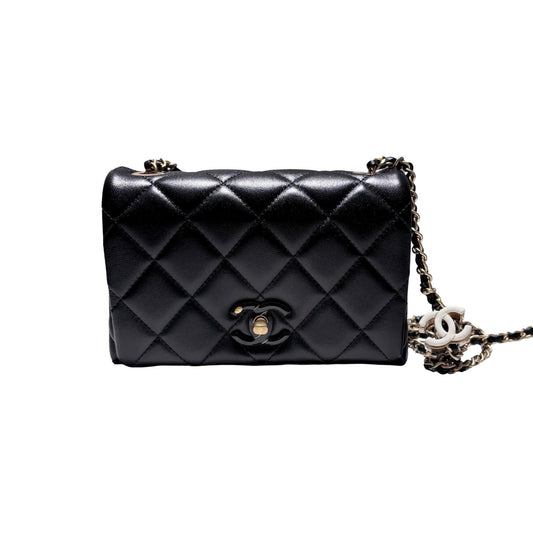 New CHANEL Lambskin Leather Flap Cross Body Bag Black