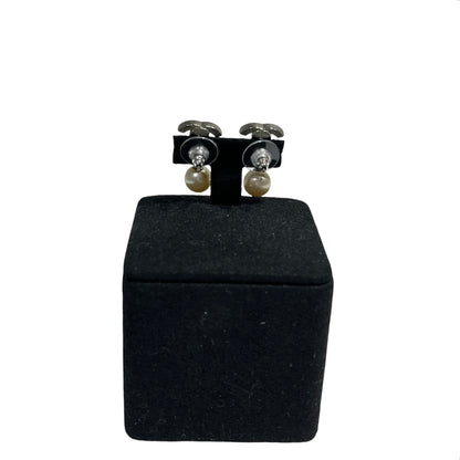 CHANEL EARRING WITH PEALS [3001759]