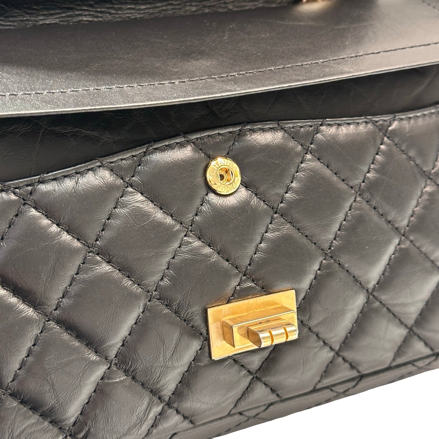 CHANEL Chain Shoulder Bag
