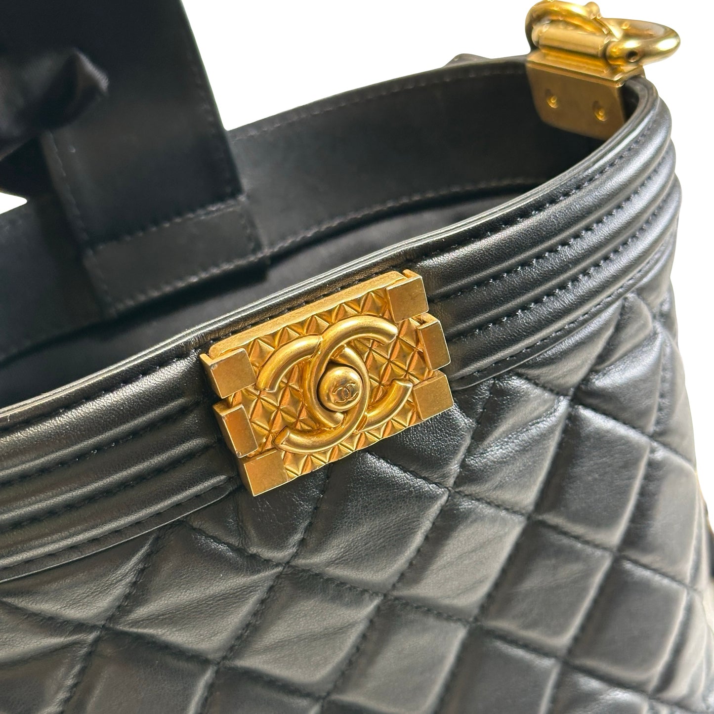 Used CHANEL Quilted Leather Boy Chanel Bucket Bag Bucket Bag Black，GHW