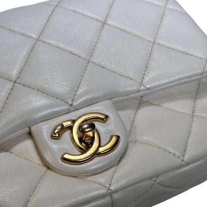 Used CHANEL Quilted Classic Flap Chain Shoulder Bag White