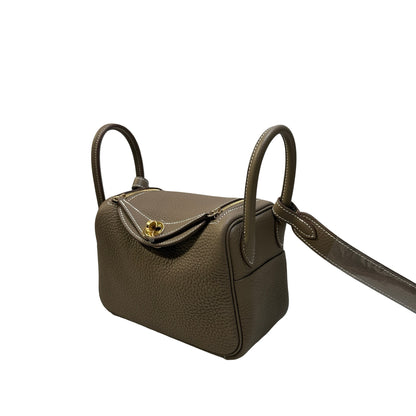 Brand New HERMES Clemence Leather Lindy Handbag Etoupe