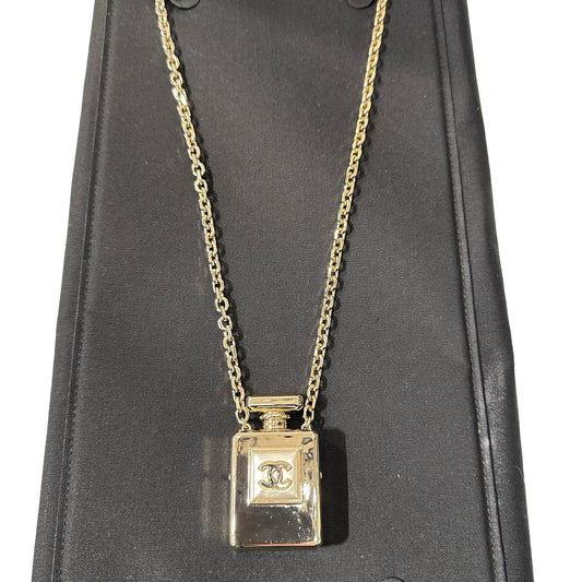 Used Chanel Yellow Gold Necklace Gold