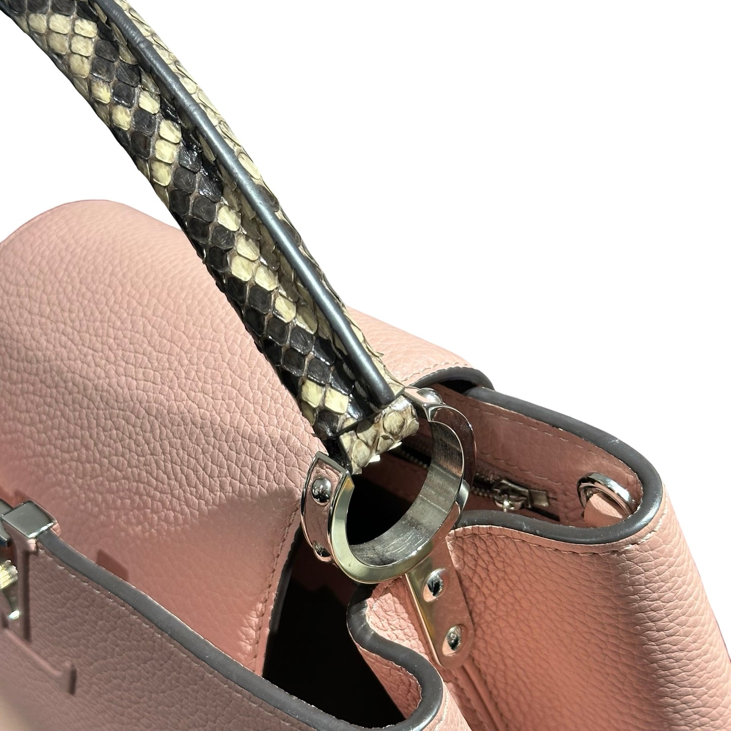 LV CAPUCINES MM BAG [3000569]