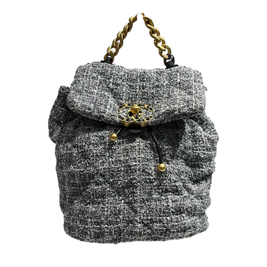 CHANEL 24P 19 GREY BACKPACK [3000533]