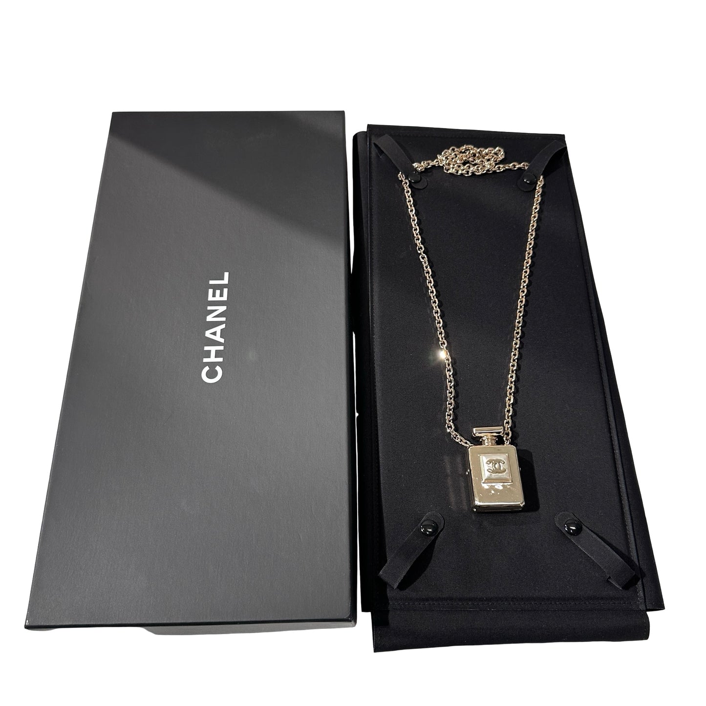 Used Chanel Yellow Gold Necklace Gold