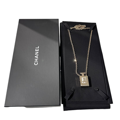 Used Chanel Yellow Gold Necklace Gold