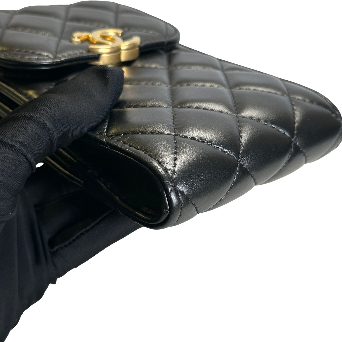 Used CHANEL Quilted Lambskin Chanel 19 Phone Holder Phone Bag Black Gold Ruthenium