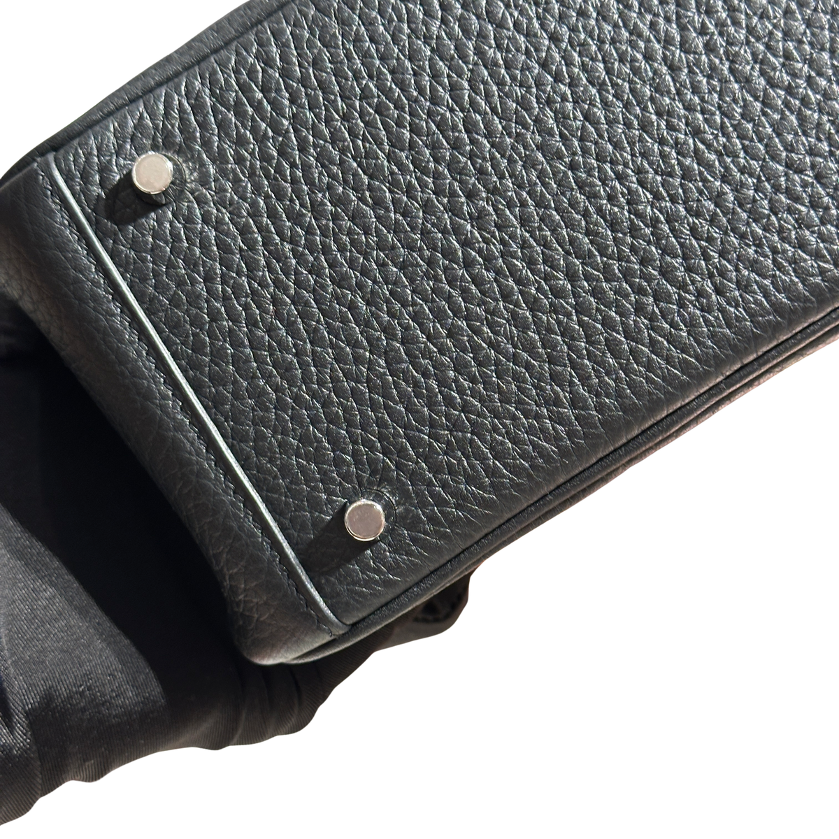 Brand New HERMES Taurillon Clemence Lindy Handbag Noir