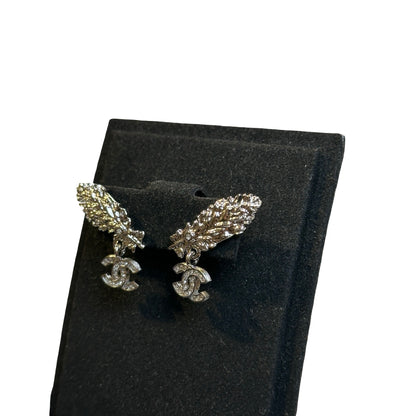 Brand New CHANEL Rhinestone CC Logo Leaf Earrings Earrings Sliver