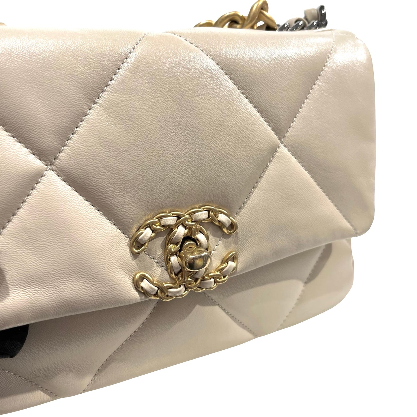 Used CHANEL Lambskin Quilted Chanel 19 Chain Shoulder Bag Cream White GHW
