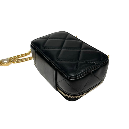 CHANEL SMALL POUCH WITH CHAIN [3000649]