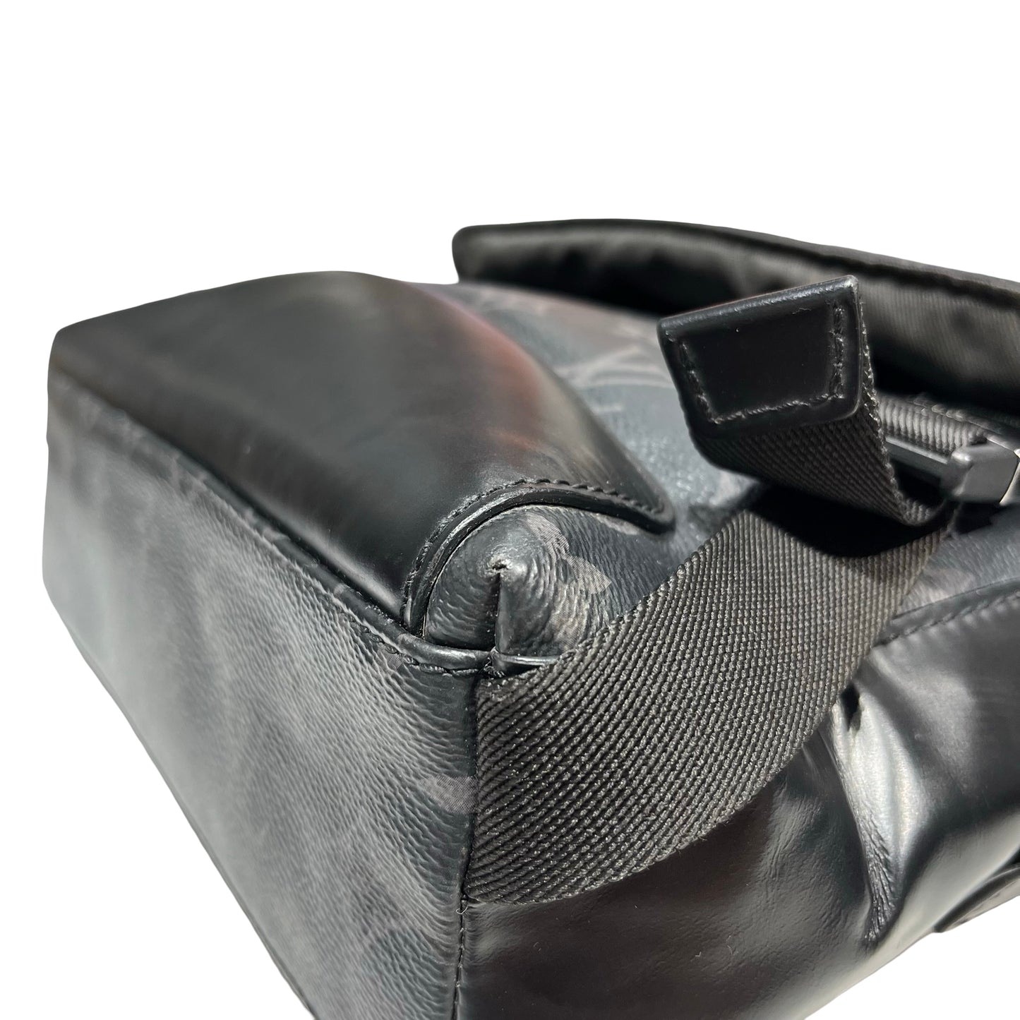 LV VOYAGER BAG [3001160]