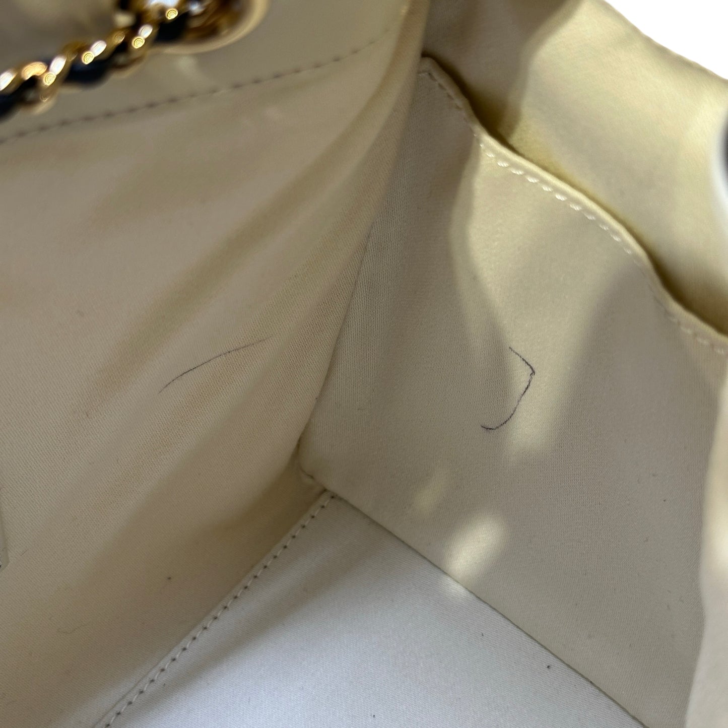Used CHANEL Quilted Tweed 25 Bag Shoulder Bag White GHW