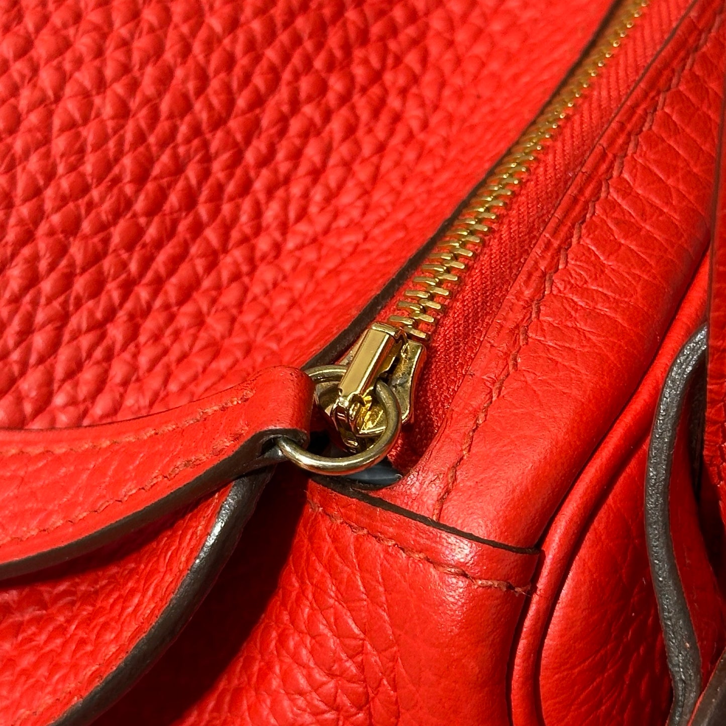 Used HERMÈS Clemence leather Lindy 26 Handbag Red GHW