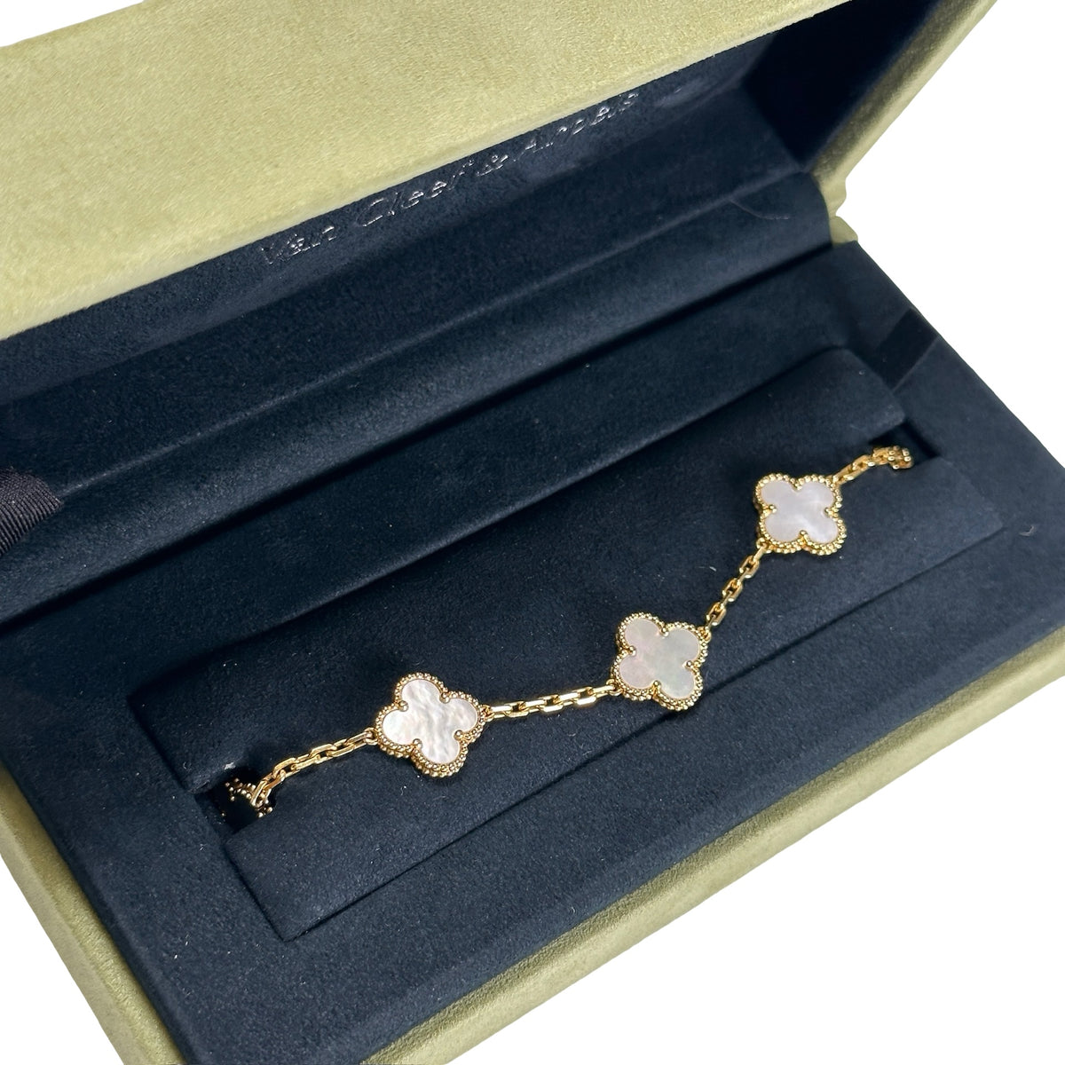 Used VAN CLEEF & ARPELS Mother of Pearl Yellow Gold Vintage Alhambra 5-motif bracelet BRACELET Gold White