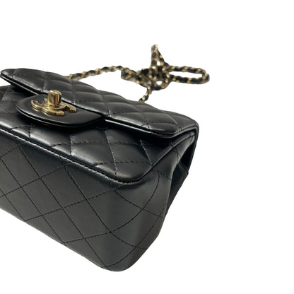 CHANEL Chain Shoulder Bag