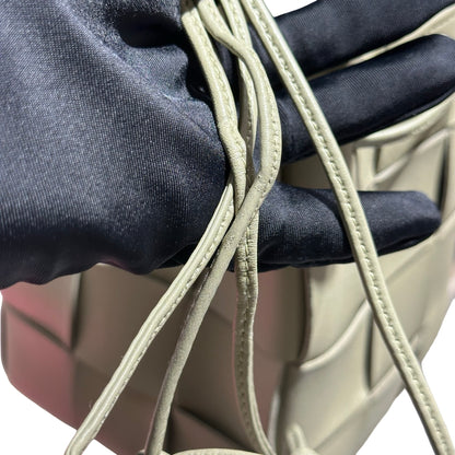 BV SMALL CASSETTE BUCKET BAG GREEN [3001021]