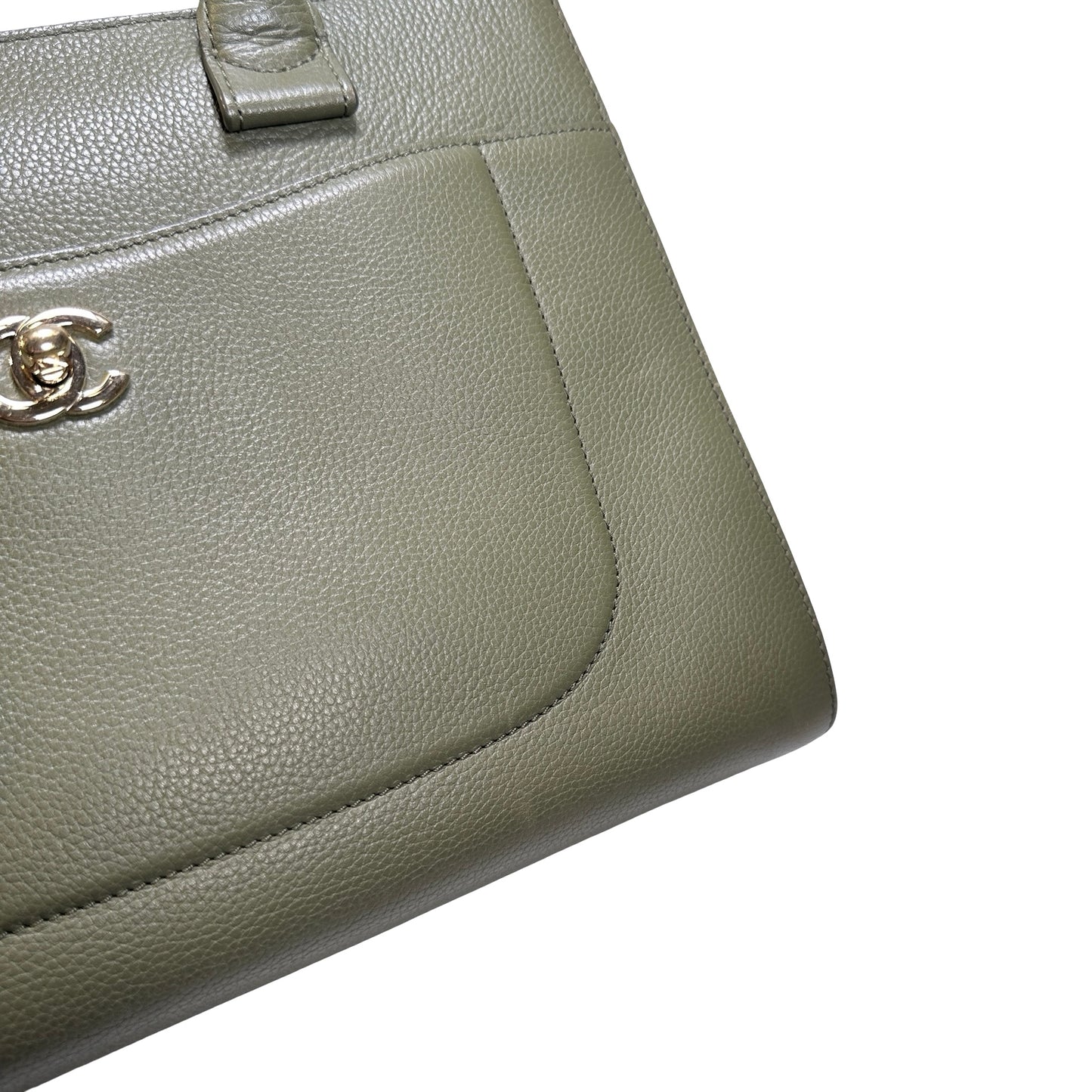 Used CHANEL Calfskin Leather Tote Bag Green