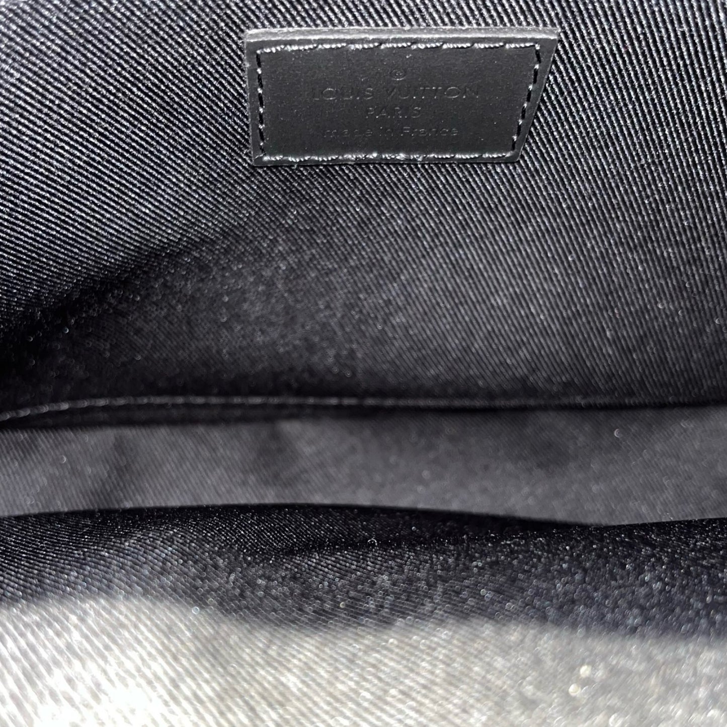 Unused LOUIS VUITTON Calfskin Leather Fastline Messenger Cross Body Bag Black