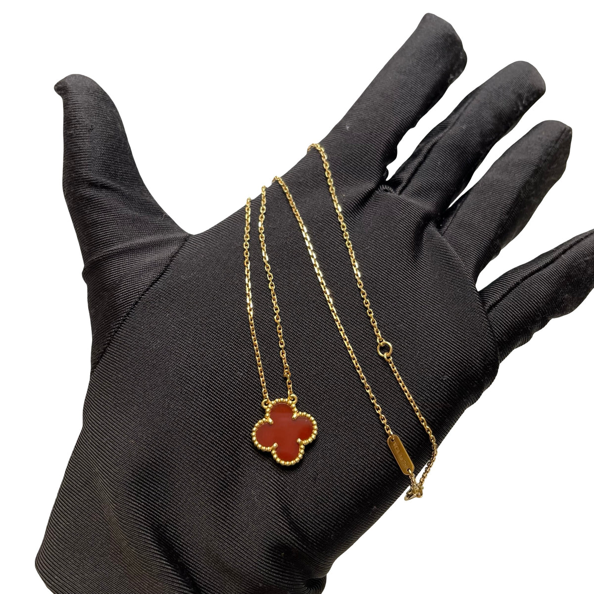 Used VAN CLEEF & ARPELS Carnelian Yellow Gold Vintage Alhambra Pendant Necklace Red Gold