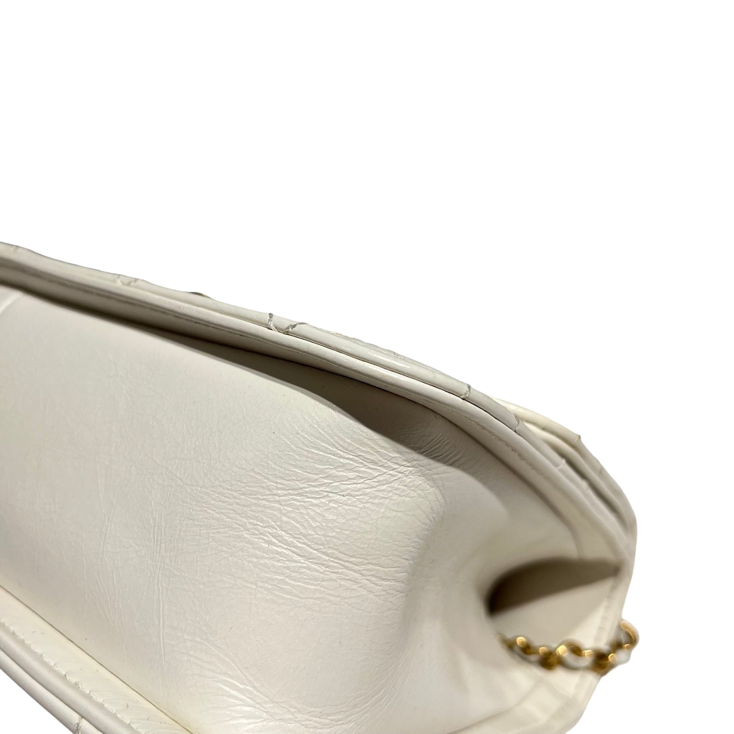 CHANEL 21A WHITE PREFECT FIT SMALL 22 CHAIN SHOULDER BAG [3000532]