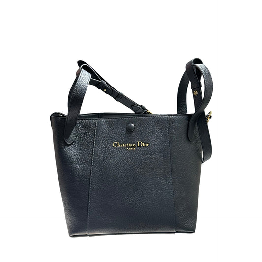 DIOR MEDIUM SIGNATURE BUCKET BAG [3000109]